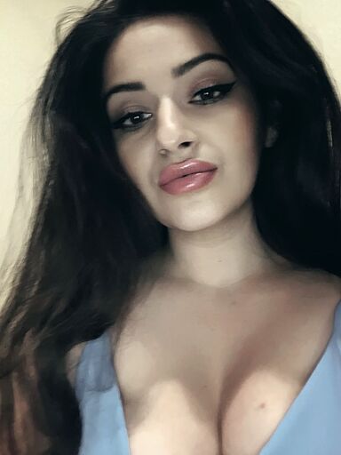 Zeynep, Bratislava - Nove Mesto, 22 years