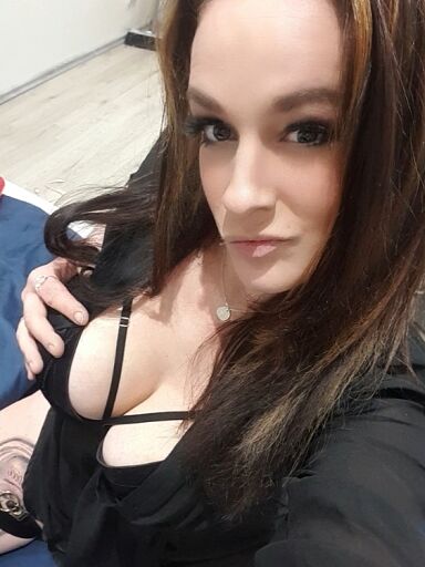 Amy Cz, Bratislava - Staré Mesto, 32 rokov