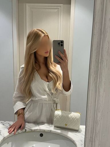 Juli, Bratislava - Karlova Ves, 24 rokov