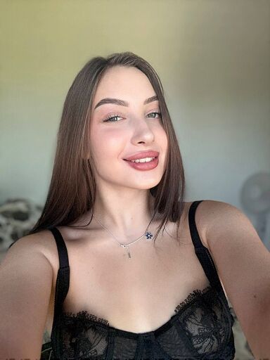 Alexandra, Bratislava - Karlova Ves, 18 rokov