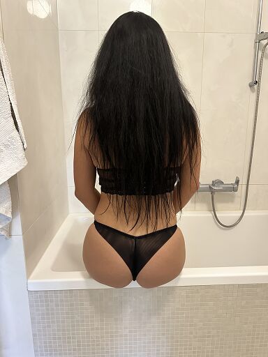 Lara, Nitra, 27 rokov