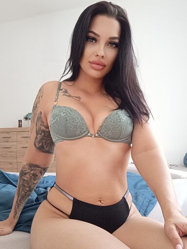 Larina, Nitra, 23 years