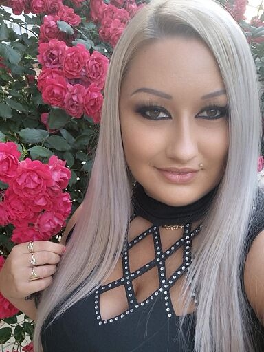 Viky Pervers, Bratislava - Vrakuňa, 26 rokov