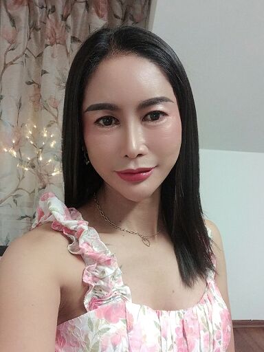 Sara, Bratislava - Nové Mesto, 32 rokov
