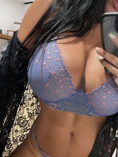 Carolline Cz, Bratislava - Ruzinov, 35 years