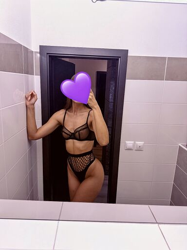 Katie, Bratislava - Karlova Ves, 26 rokov