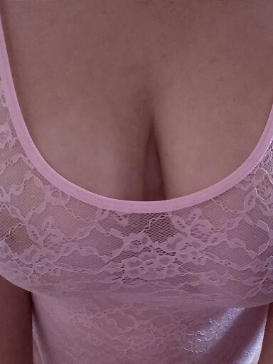 Jemná Lara Cz, Bratislava - Petržalka, 40 rokov