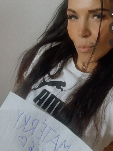 Laura Cz, Bratislava - Nové Mesto, 40 rokov