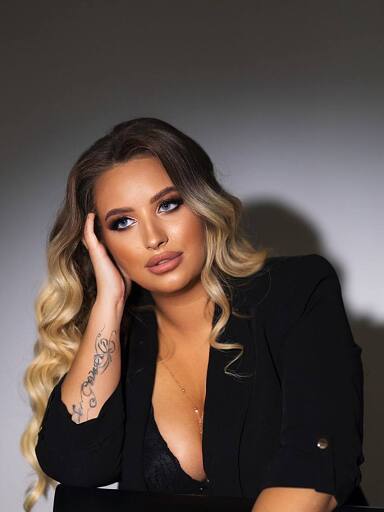 Avril, Nitra, 24 rokov