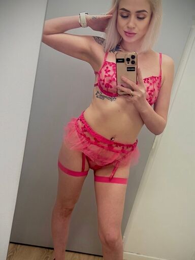 Asya Pervers, Bratislava - Karlova Ves, 26 rokov