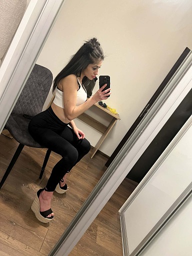 Balenciaga, Žilina, 24 rokov