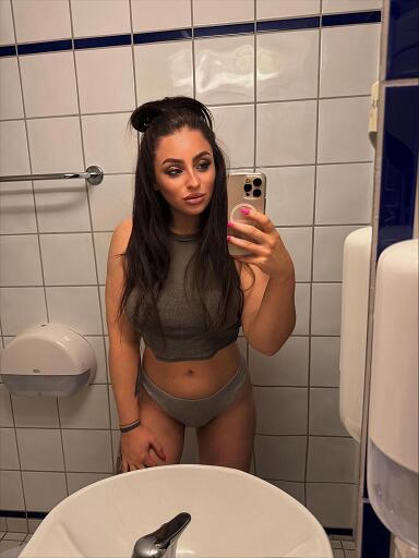 Liza, Nitra, 24 years