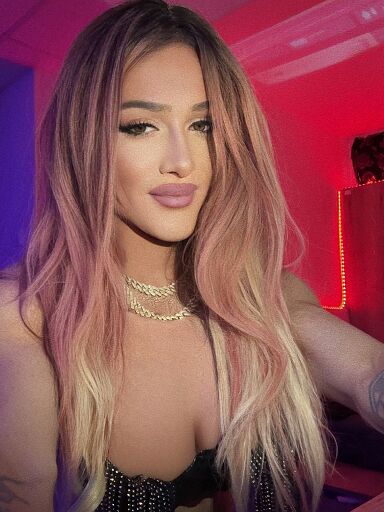 Nikki Orálanál, Bratislava - Petržalka, 28 rokov