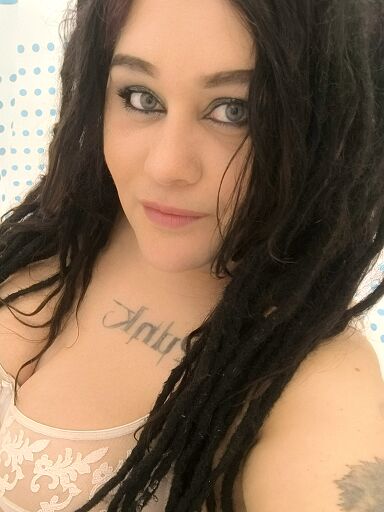 Dena v Aute, Trenčín, 32 rokov