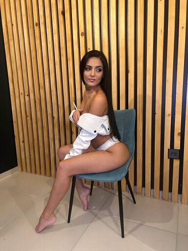 Ariana, Šaľa, 21 rokov