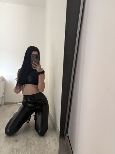 Sofia, Nové Mesto nad Váhom, 21 rokov