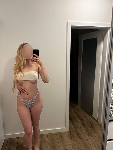 Lola, Bratislava - Nove Mesto, 23 years
