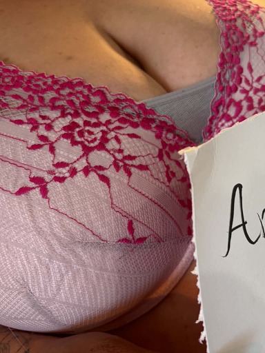 Emilia, Dunajská Streda, 32 rokov