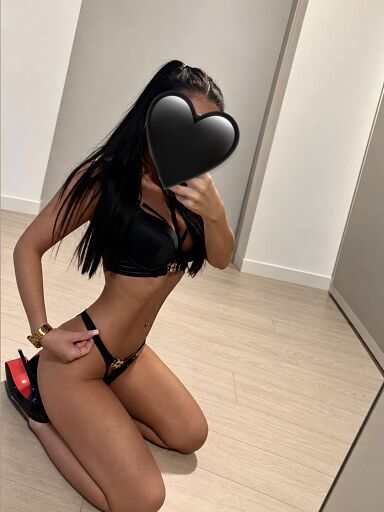 Laura Cz, Bratislava - Ruzinov, 27 years
