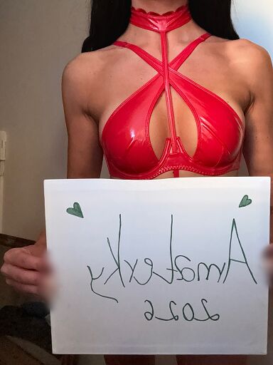 Ellie Nuru, Poprad, 23 rokov