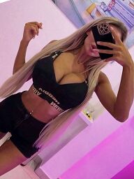 Zoe (21), Bratislava - Ružinov, sex privát a escort