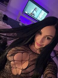 Mia Latina (24), Bratislava - Staré Mesto, sex privát a escort