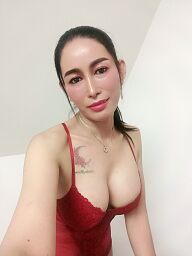 Sara, Bratislava - Nové Mesto, 32 rokov