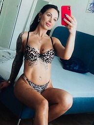 Jenn Cz, Bratislava - Nové Mesto, 28 rokov