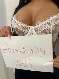 Cynthia Fox, Nitra, 23 rokov