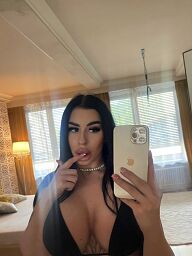 Cynthia Fox, Nitra, 23 rokov