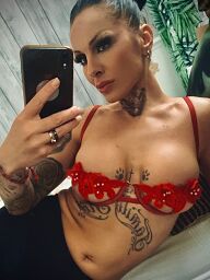 Jenn Cz, Bratislava - Nové Mesto, 28 rokov