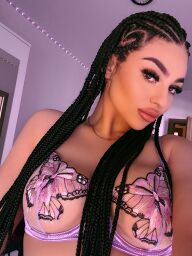 Suzanne, Nitra, 19 years