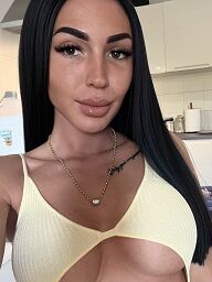 Kendall, Dunajska Streda, 24 years