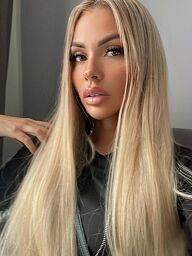 Anna Hot, Bratislava - Staré Mesto, 26 rokov