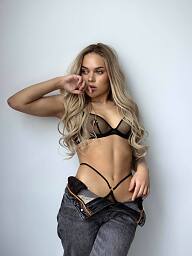 Sabrina, Bratislava - Nové Mesto, 18 rokov