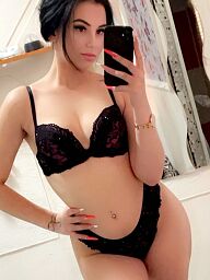 Lily Young, Bratislava - Lamac, 23 years