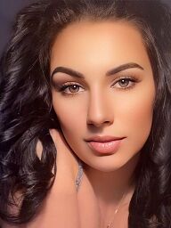 Lily Young, Bratislava - Petržalka, 22 rokov