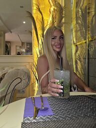 Anna Hot, Bratislava - Staré Mesto, 28 rokov