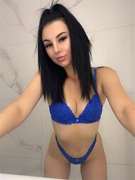 Lily Young, Bratislava - Petržalka, 22 rokov