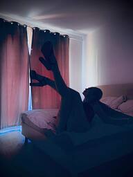 Asya Pervers, Bratislava - Karlova Ves, 26 rokov