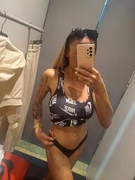 Laura, Banská Bystrica, 33 rokov