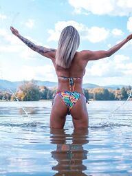 Laura, Nitra, 34 rokov