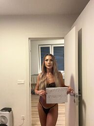 Nirvana, Bratislava - Karlova Ves, 33 rokov