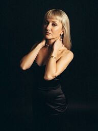 Anna UA (30), Martin, ID:28064