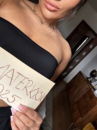 Kaylee, Nové Zámky, 20 rokov