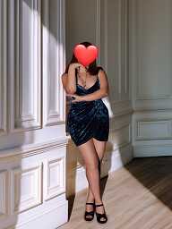 Lenka, Sala, 32 years