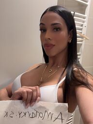 Karina Garcia, Bratislava - ostatné, 27 rokov