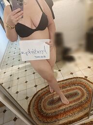 Milá Mia, Nové Zámky, 32 rokov