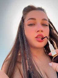 Elina Domina, Bratislava - Stare Mesto, 22 years