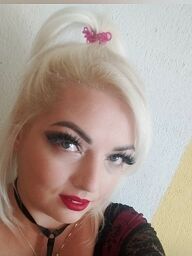 Milá Mia, Nové Zámky, 32 rokov